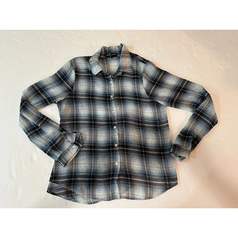 About‎ A Girl Plaid Lynn Plaid Flannel Shirt Medium Buttons